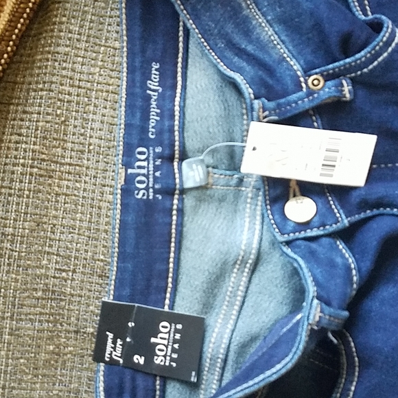 Women's New York & Company Soho Cropped Flare Jeans, Size 2, NWT, Raw Frayed Hem - Picture 10 of 11